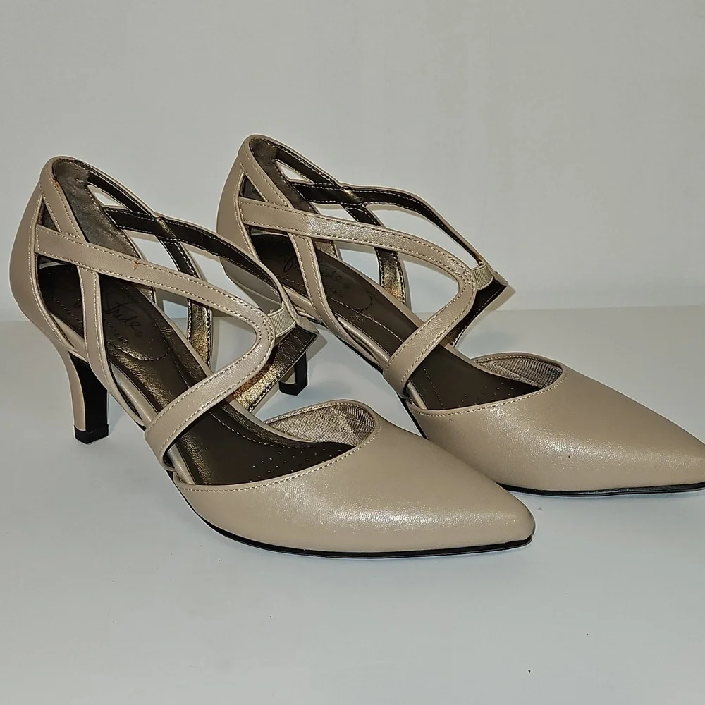 Life Stride Beige Strappy Heels Size 7